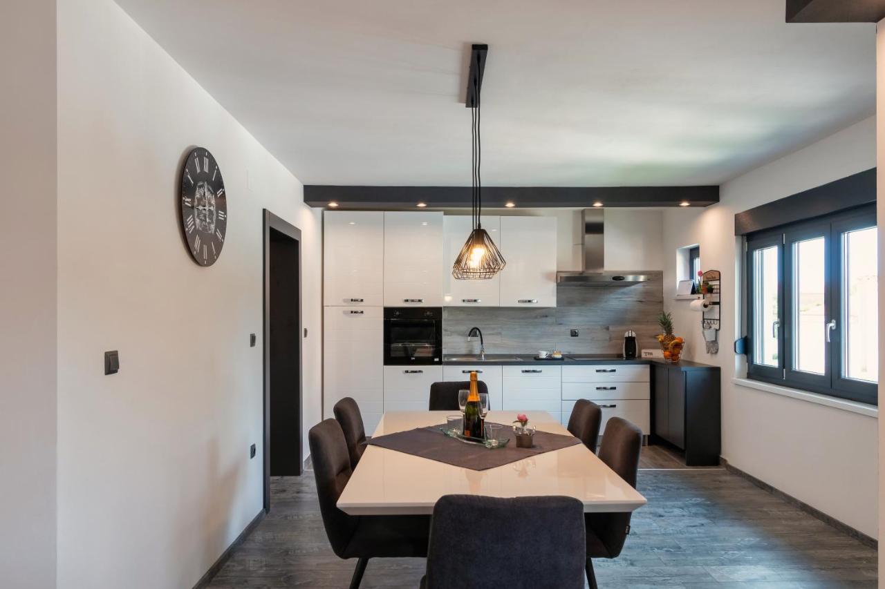 Apartman Gabrijela Muntić Buitenkant foto