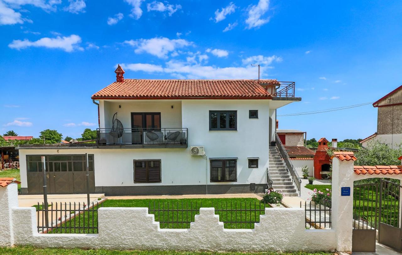 Apartman Gabrijela Muntić Buitenkant foto
