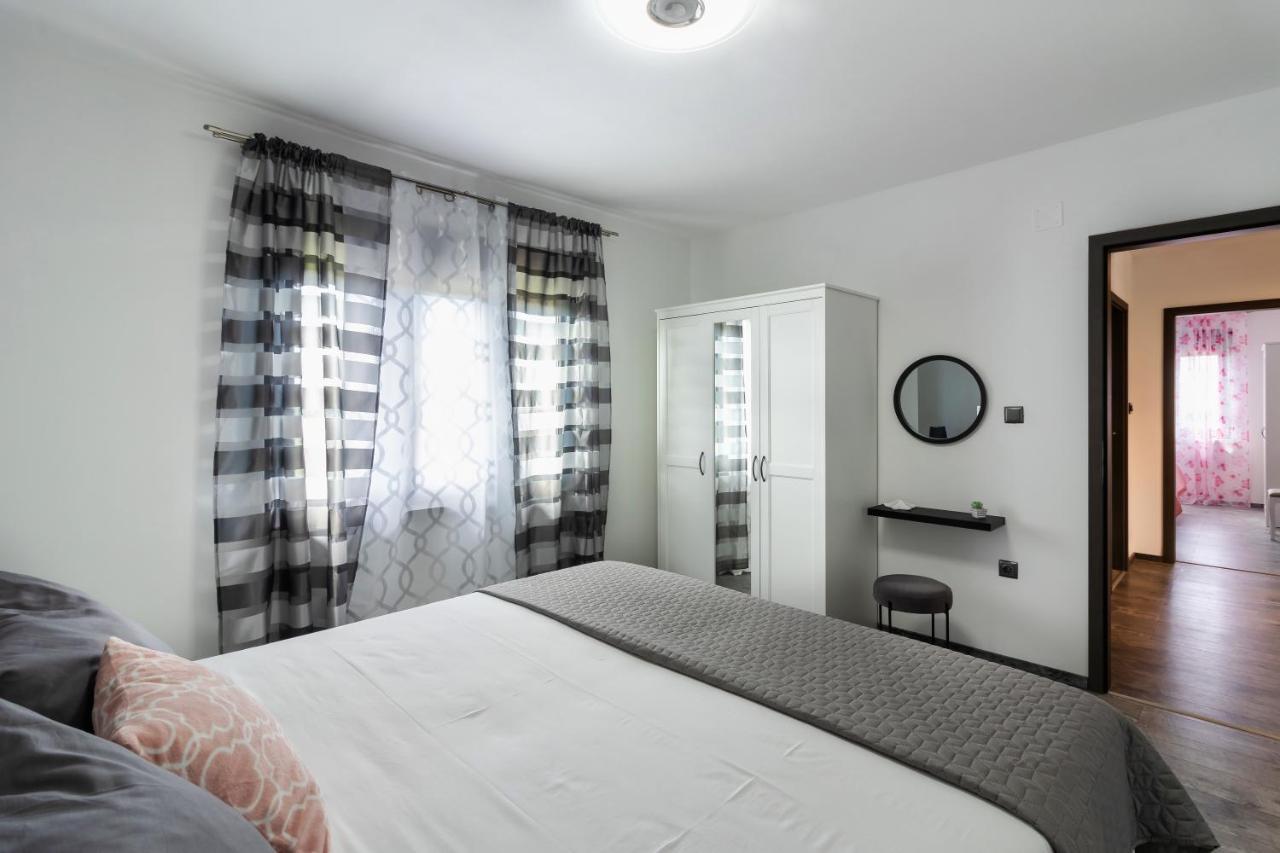 Apartman Gabrijela Muntić Buitenkant foto